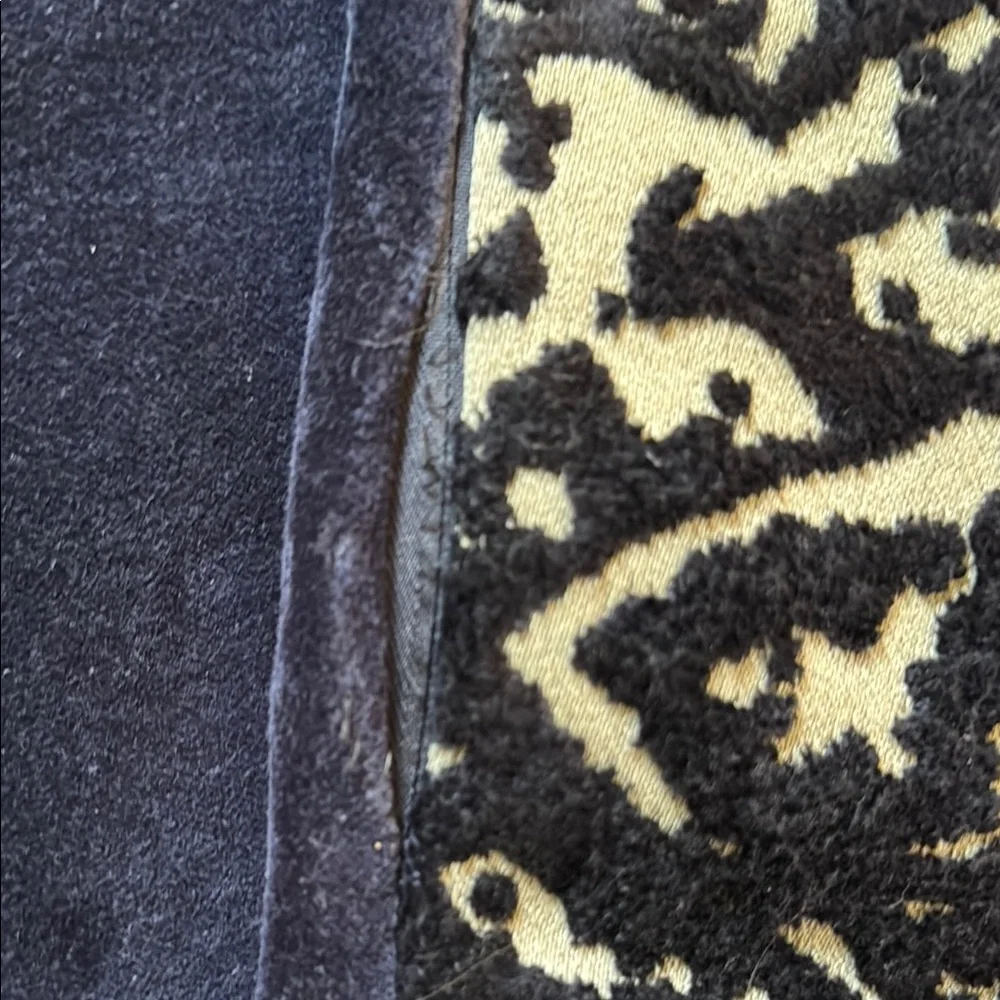 Villa Navy and Cream Velvet Texture‎ Patterned Pillow Cover